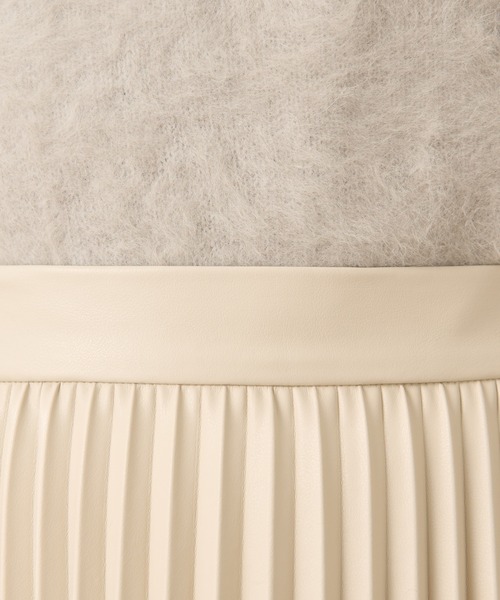 OUVRAGE CLASSE（ウヴラージュクラス）の「エコレザーアコーディオンプリーツスカート（スカート・レディース・ブラック/アイボリー/ベージュ・FREE）」の9枚目の写真