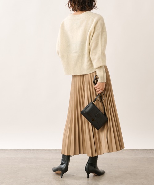 OUVRAGE CLASSE（ウヴラージュクラス）の「エコレザーアコーディオンプリーツスカート（スカート・レディース・ブラック/アイボリー/ベージュ・FREE）」の12枚目の写真