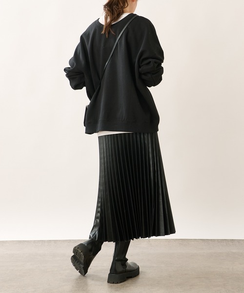 OUVRAGE CLASSE（ウヴラージュクラス）の「エコレザーアコーディオンプリーツスカート（スカート・レディース・ブラック/アイボリー/ベージュ・FREE）」の5枚目の写真