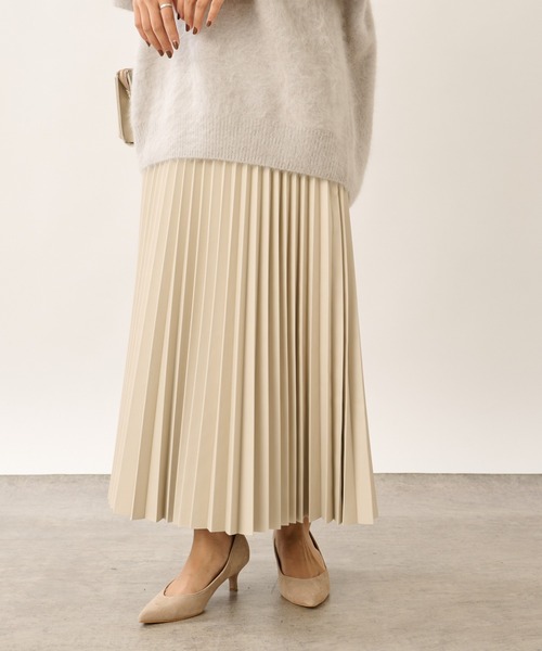OUVRAGE CLASSE（ウヴラージュクラス）の「エコレザーアコーディオンプリーツスカート（スカート・レディース・ブラック/アイボリー/ベージュ・FREE）」の19枚目の写真