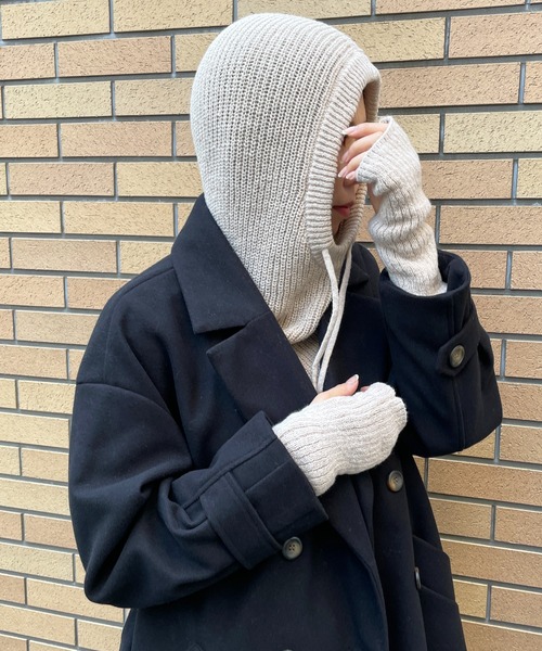 StyleSea(スタイルシー)の「フードデザインバラクラバ&アームウォーマーセット(ネックウォーマー/スヌード・レディース・ブラック/ライトベージュ・FREE)」の1枚目の写真