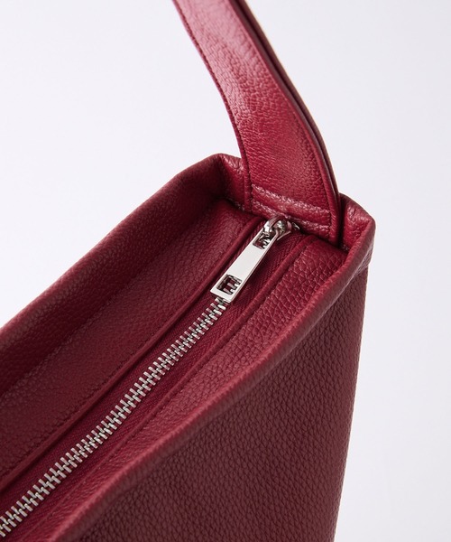 CLEL(クレイル)の「【CLEL】Loose Big Crossbody Shoulder Bag/ルーズ ビッグ たすき掛け ショルダーバッグ(ショルダーバッグ・メンズ・ブラック/グレー/オフホワイト/ブラック系/チャコール/レッド系1/ブラック系1/グレー系1・FREE)」の22枚目の写真