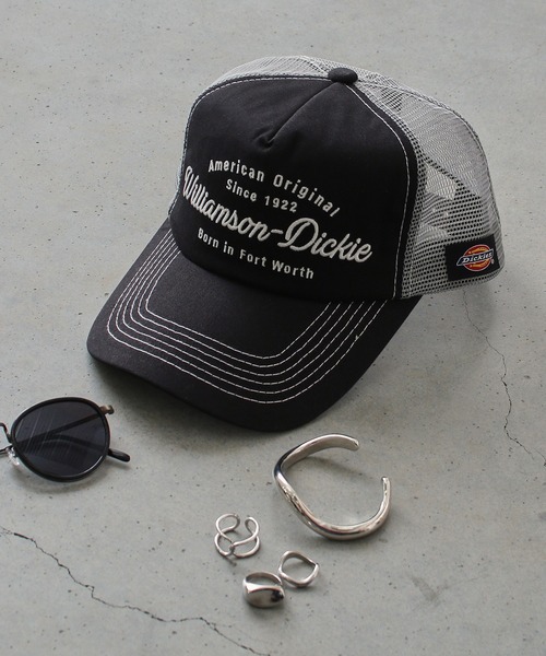 Dickies(ディッキーズ)の「Dickies アメカジ メッシュキャップ A(キャップ・メンズ・ブラック/オレンジ/ホワイト・FREE)」の1枚目の写真