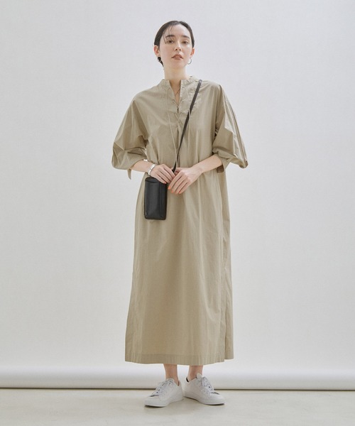 SALON adam et rope'(サロン アダム エ ロペ)の「レースアップボリュームスリーブワンピース(ワンピース・レディース・ブラック/ホワイト/グリーン系その他2・FREE)」の5枚目の写真