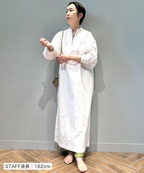 SALON adam et rope'(サロン アダム エ ロペ)の「レースアップボリュームスリーブワンピース(ワンピース・レディース・ブラック/ホワイト/グリーン系その他2・FREE)」の10枚目の写真