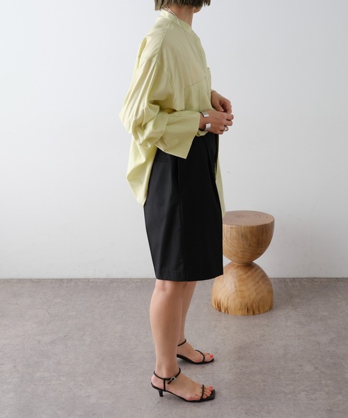 Omekashi（オメカシ）の「ギャザースリーブシャツ（シャツ/ブラウス・レディース・ライム/オフホワイト/ネイビー/ブラック/ピンク/ブラウン/ホワイト・FREE）」の22枚目の写真