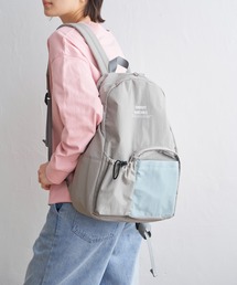 撥水ナイロン多機能リュック