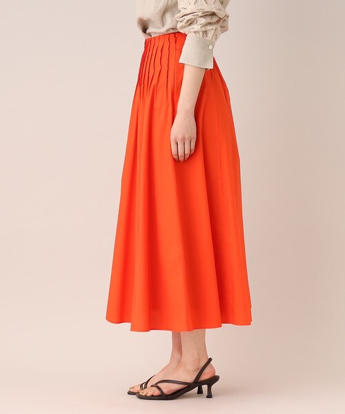 UNTITLED（アンタイトル）の「◆【１枚で着映える／洗える】ピンタック ボリュームフレアスカート（スカート・レディース・オレンジ/ライトベージュ/オフホワイト・01/50/42/44/02/46/03/04/00/48）」の6枚目の写真