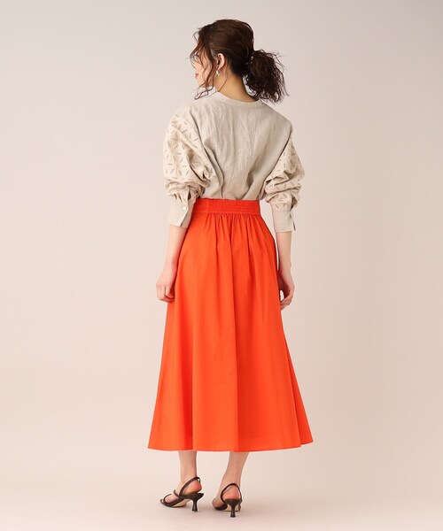 UNTITLED（アンタイトル）の「◆【１枚で着映える／洗える】ピンタック ボリュームフレアスカート（スカート・レディース・オレンジ/ライトベージュ/オフホワイト・01/50/42/44/02/46/03/04/00/48）」の18枚目の写真