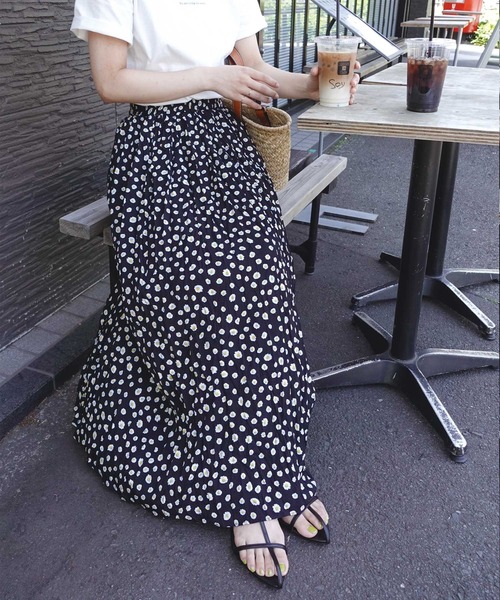 CORNERS（コーナーズ）の「小花柄ロングスカート（スカート・レディース・ブラック/グリーン・M）」の3枚目の写真