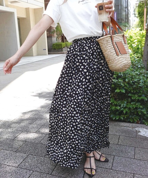 CORNERS（コーナーズ）の「小花柄ロングスカート（スカート・レディース・ブラック/グリーン・M）」の4枚目の写真