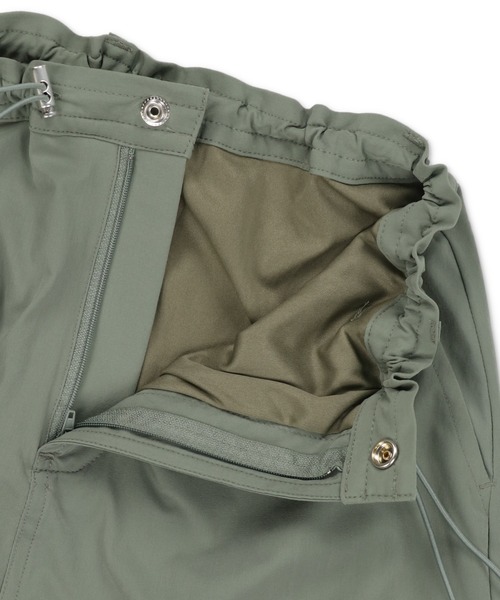Lull（ルル）の「【Lull / ルル】撥水・速乾 / ナイロンカーゴスカート（スカート・レディース・ブラック/ライトカーキ・ONESIZE）」の14枚目の写真