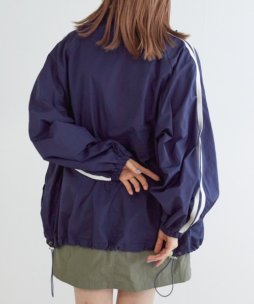 w closet（ダブルクローゼット）の「袖ラインナイロンジャケット