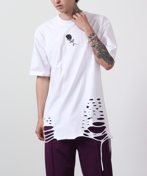 REGIEVO(レジエボ)の「REGIEVO ローズ刺繍古着風ビンテージTシャツ 半袖(Tシャツ/カットソー・メンズ・ブラック/オフホワイト・M/L)」の1枚目の写真
