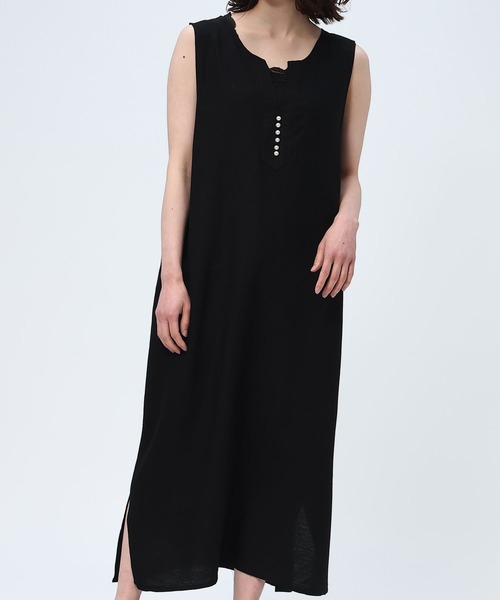 AnNet(アネット)の「麻混 パールボタン ノースリーブ ワンピース(ワンピース・レディース・ベージュ/ブラック・4L/3L)」の3枚目の写真