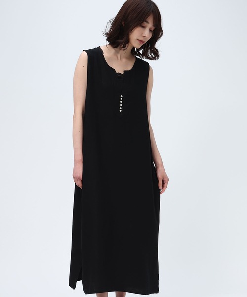 AnNet(アネット)の「麻混 パールボタン ノースリーブ ワンピース(ワンピース・レディース・ベージュ/ブラック・4L/3L)」の4枚目の写真