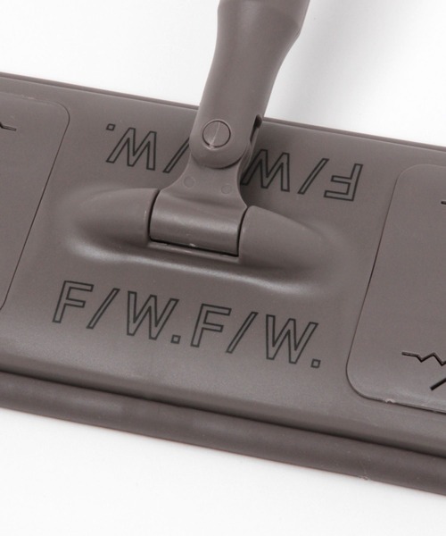 LAKOLE（ラコレ）の「ジョイントフロアワイパー / 907818（掃除グッズ・レディース・チャコール・FREE）」の2枚目の写真