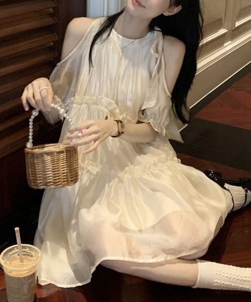 gossip!ロサンゼルス(ゴシップロサンゼルス)の「YUGA ストラップレス ワンピース(ワンピース・レディース・オフホワイト・M/L)」の2枚目の写真