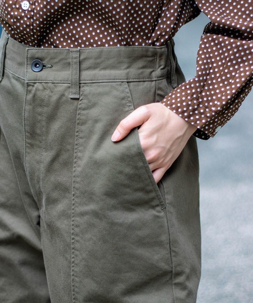 D.M.G.（ドミンゴ）の「[D.M.G. / ディーエムジー] フレンチドリル アーモンドパンツ（チノパンツ・レディース・アイボリー/ベージュ/ブラック/ホワイト/オリーブ・S/M）」の7枚目の写真