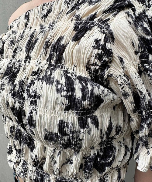 ENVYM（アンビー）の「シャーリングミニトップス（Tシャツ/カットソー・レディース・ホワイト/マルチ/ブラック・FREE）」の18枚目の写真