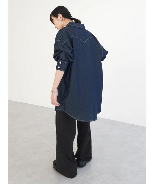 Green　Parks（グリーンパークス）の「ウエスタンBigデニムシャツ（チュニック・レディース・ダークインディゴブルー/インディゴブルー・FREE）」の19枚目の写真