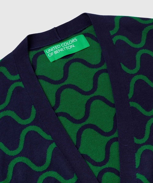 BENETTON (UNITED COLORS OF BENETTON)(ベネトンユナイテッドカラーズオブベネトン)の「ウェーブボーダーニットカーディガン(カーディガン/ボレロ・レディース・ネイビー・SMALL/LARGE/MEDIUM)」の7枚目の写真