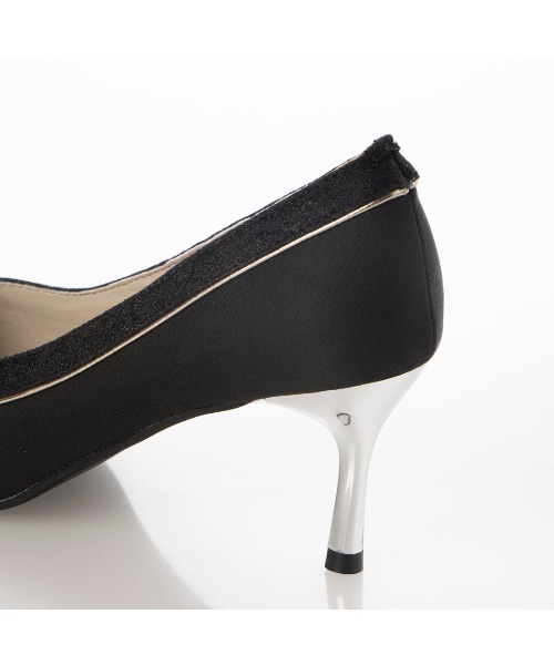 Realta（レアルタ）の「Realta(レアルタ)6.5cmヒールクロスラインアシンメトリーメッキヒールパンプス（パンプス・レディース・ブラック/ホワイト・L/LL/M/S）」の15枚目の写真