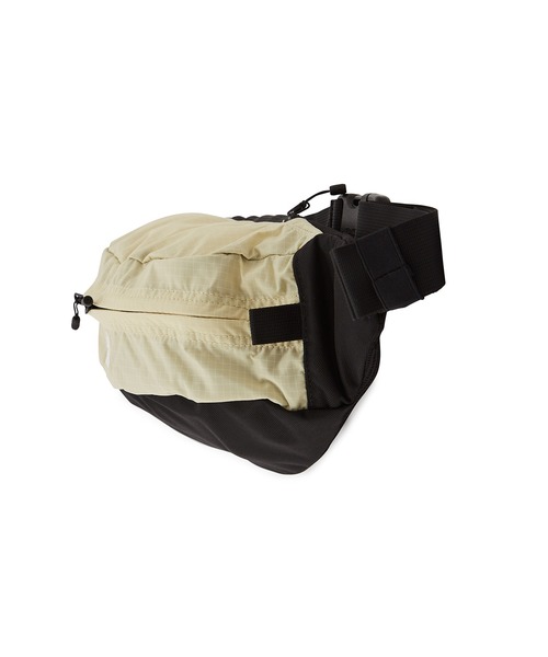 THE NORTH FACE（ザノースフェイス）の「【THE NORTH FACE/ザ ノースフェイス】スウィープ（ボディバッグ/ウエストポーチ・レディース・ブラック/ベージュ・FREE）」の8枚目の写真