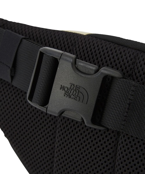 THE NORTH FACE（ザノースフェイス）の「【THE NORTH FACE/ザ ノースフェイス】スウィープ（ボディバッグ/ウエストポーチ・レディース・ブラック/ベージュ・FREE）」の16枚目の写真