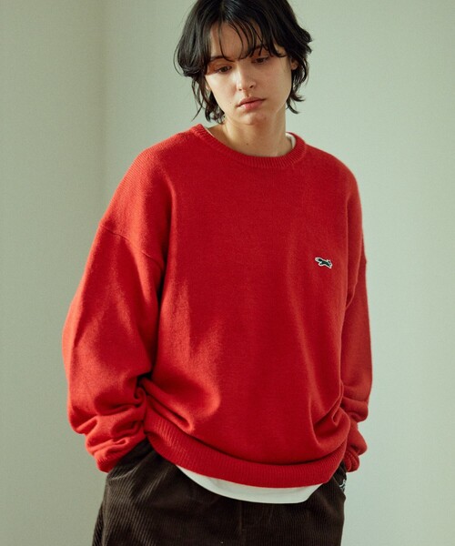 TOWNCRAFT（タウンクラフト）の「TOWN CRAFT/タウンクラフト 別注 リラックスフィット ワンポイントロゴ クルーネックニットプルオーバー/ロゴニット/ビックシルエット/アクリルニット（ニット/セーター・メンズ・ベージュ/ブラック/ホワイト/サックスブルー/オレンジ/グリーン/チャコール・MEDIUM/LARGE）」の18枚目の写真