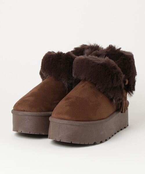 chumchum（チャムチャム）の「厚底ボアムートンブーツ（ブーツ・レディース・ブラック/ダークブラウン/ベージュ・M/L/LL/S）」の2枚目の写真