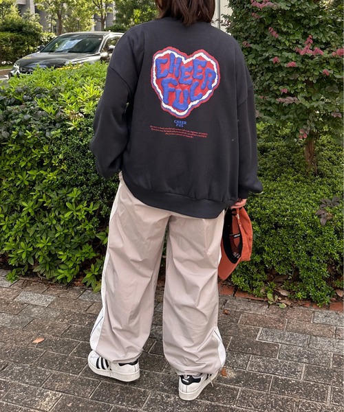 kutir（クティール）の「裏起毛ぷくぷくハートスウェットプルオーバー（スウェット・レディース・オートミール/チャコールグレー/オフホワイト・FREE）」の17枚目の写真