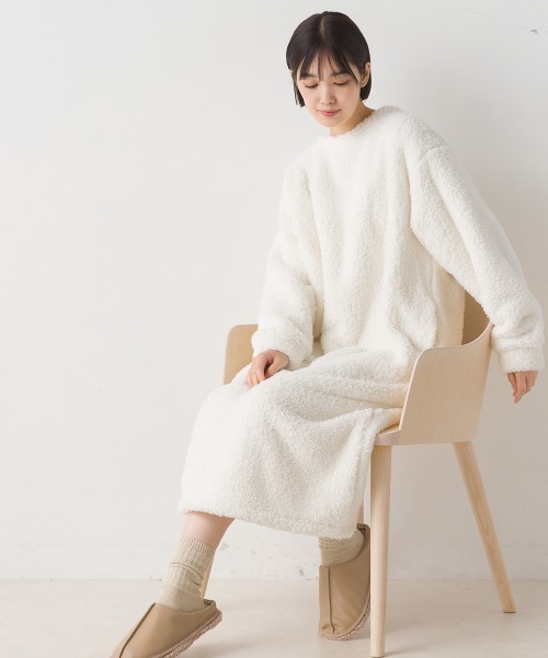 OMNES(オムネス)の「あったかふわシャギーワンピース長袖(ワンピース・レディース・チャコール/オフホワイト/ホワイト×ブルー/ピンク・FREE)」の9枚目の写真
