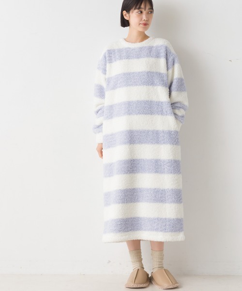 OMNES(オムネス)の「あったかふわシャギーワンピース長袖(ワンピース・レディース・チャコール/オフホワイト/ホワイト×ブルー/ピンク・FREE)」の13枚目の写真