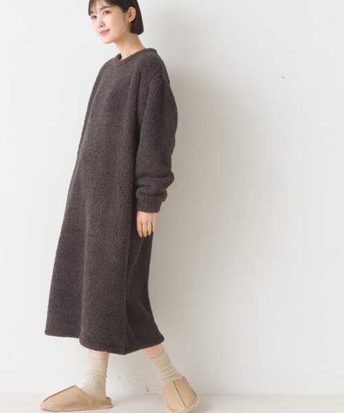 OMNES(オムネス)の「あったかふわシャギーワンピース長袖(ワンピース・レディース・チャコール/オフホワイト/ホワイト×ブルー/ピンク・FREE)」の19枚目の写真