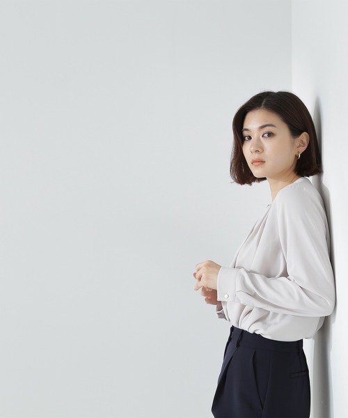 NATURAL BEAUTY BASIC（ナチュラルビューティーベーシック）の「◇フロントタックブラウス（シャツ/ブラウス・レディース・オフホワイト/ラベンダー/グレイッシュベージュ/ライトグリーン・MEDIUM/SMALL）」の16枚目の写真