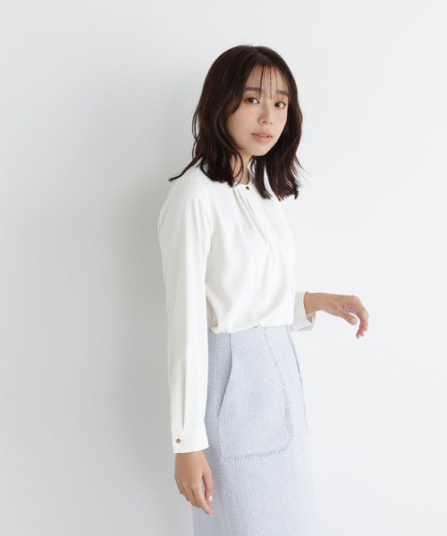 NATURAL BEAUTY BASIC（ナチュラルビューティーベーシック）の「◇フロントタックブラウス（シャツ/ブラウス・レディース・オフホワイト/ラベンダー/グレイッシュベージュ/ライトグリーン・MEDIUM/SMALL）」の7枚目の写真