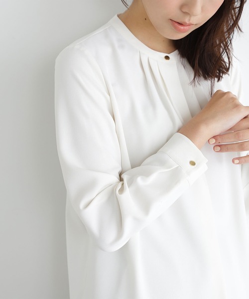 NATURAL BEAUTY BASIC（ナチュラルビューティーベーシック）の「◇フロントタックブラウス（シャツ/ブラウス・レディース・オフホワイト/ラベンダー/グレイッシュベージュ/ライトグリーン・MEDIUM/SMALL）」の12枚目の写真