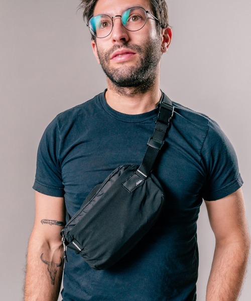 Matador(マタドール)の「Matador/マタドール ReFraction Packable Sling/リフラクションパッカブルスリング(ボディバッグ/ウエストポーチ・メンズ・ホワイト/ブルー/ブラック・FREE)」の18枚目の写真