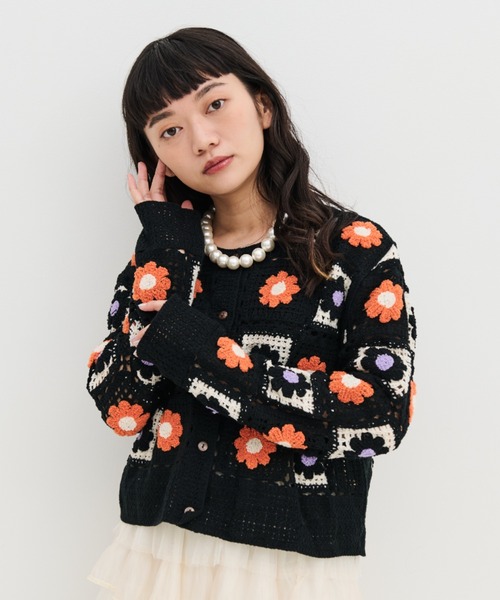 MERLOT（メルロー）の「かぎ針編みカーディガン（カーディガン/ボレロ・レディース・ブラック/ナチュラル・FREE）」の4枚目の写真