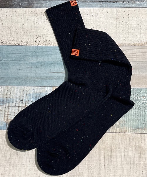 UNIVERSAL OVERALL（ユニバーサルオーバーオール）の「UNIVERSAL OVERALL　ユニバーサルオーバール　メンズクルーソックス（ソックス/靴下・メンズ・グリーン/ホワイト/レッド/グリーン系/パープル/オレンジ/イエロー/オレンジ系1/ネイビー/ベージュ/ブルー/パープル系/ブラック系/レッド系/ブルー系2/グレー/ブラック/ブルー系3/ライム/グレー系1/ブラック系1/ダークネイビー/グリーン系2/ブラック系3/パープル系1/イエロー系1/オレンジ系2/オレンジ系3/ダークブルー/オレンジ系4/ブラック系2/グリーン系1/グリーン系3/ブルー系4/ホワイト系/ホワイト系2/サックスブルー/レッド系1/ネイビー系1・25-27/25-27CM/25～27cm）」の6枚目の写真