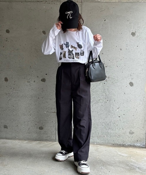 cuorequal（クオレコール）の「猫いっぱいロングＴシャツ（Tシャツ/カットソー・レディース・ホワイト・MEDIUM/LARGE）」の2枚目の写真