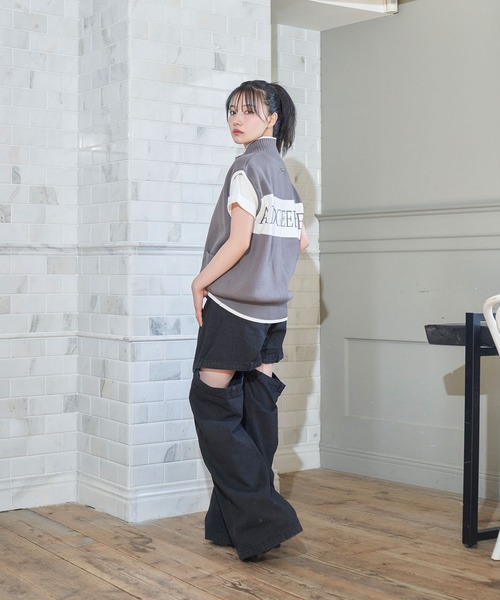 ANDGEEBEE(アンジービー)の「バックロゴジップベスト(ベスト・レディース・アイボリー/チャコールグレー・FREE)」の6枚目の写真