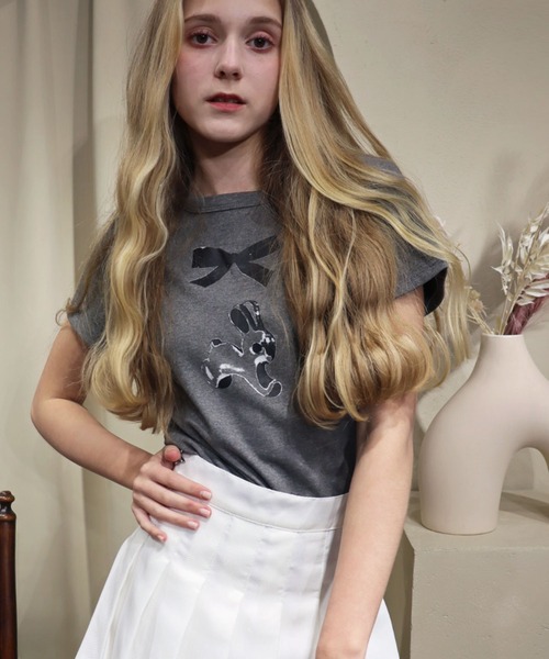 titty＆Co. PETIT（ティティアンドコープティ）の「うさぎリボンTシャツ（Tシャツ/カットソー・レディース・ライトベージュ/チャコールグレー・FREE）」の4枚目の写真