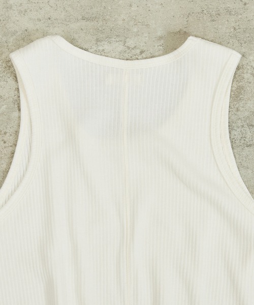 And A(アンドエー)の「And A アンドエー / SUPIMA COTTON CODE FRISE TANK TOPS スーピマコットンコードフライスタンクトップ / AA-S24M005(タンクトップ・メンズ・オフホワイト/ブラウン/スミクロ・1/2)」の9枚目の写真