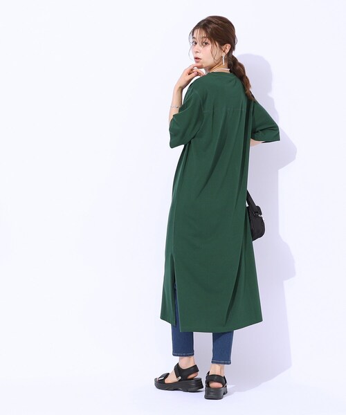 Cutie Blonde（キューティーブロンド）の「【洗える】大人のデイリーカジュアルに サイドスリットTシャツワンピース（ワンピース・レディース・ブラック/ダークグリーン/ナチュラル・02/03/04）」の9枚目の写真