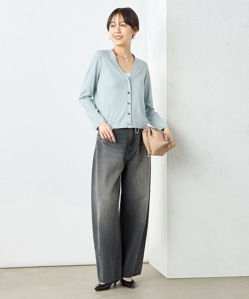 NOLLEY’S Sophi（ノーリーズソフィ）の「《手洗い可能》《アンサンブル対応》ウール混ラメVネックカーディガン（カーディガン/ボレロ・レディース・キャメル/グレー/サックスブルー/サーモンピンク・38/36）」の5枚目の写真