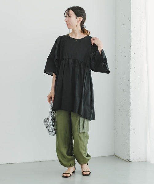 ITEMS URBANRESEARCH(アイテムズ アーバンリサーチ)の「ボリュームギャザーチュニック(シャツ/ブラウス・レディース・ホワイト/ブラック・FREE)」の5枚目の写真