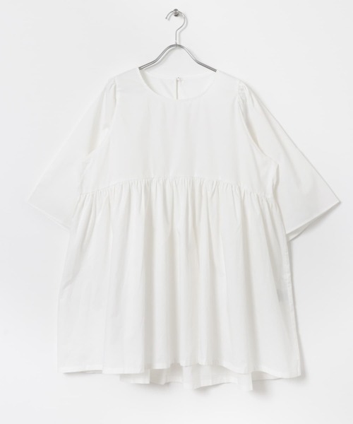 ITEMS URBANRESEARCH(アイテムズ アーバンリサーチ)の「ボリュームギャザーチュニック(シャツ/ブラウス・レディース・ホワイト/ブラック・FREE)」の17枚目の写真