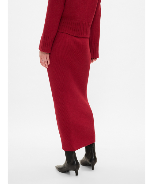 GAP(ギャップ)の「CashSoft カシミヤタッチ リブ マキシニットスカート(スカート・レディース・ブラウン/レッド/ブラック・XS/S/M/L/XL/XXS)」の7枚目の写真